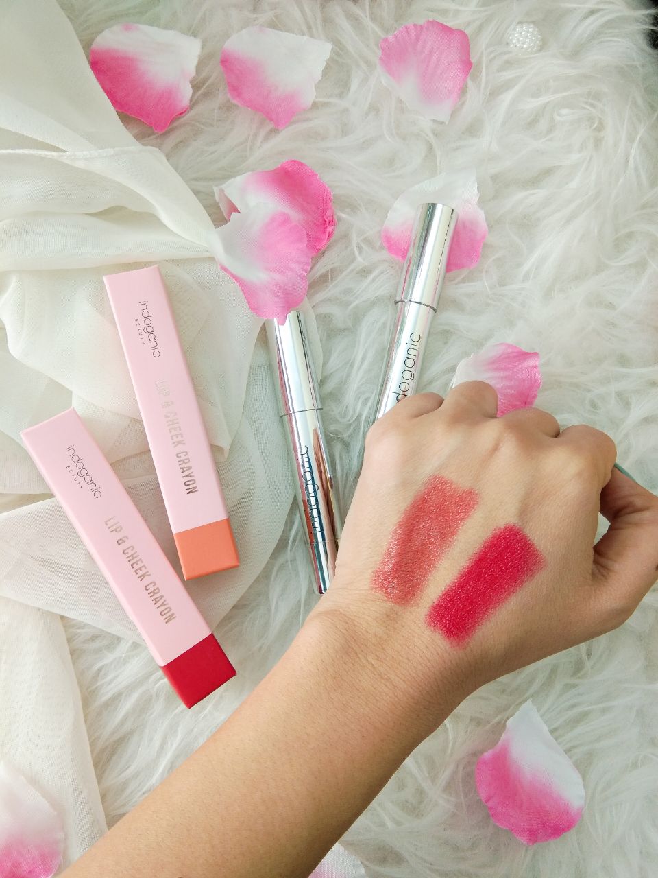 Review Indoganic Beauty Lip & Cheek Crayon Nude & Rosy Red Rp. 129.000