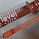 Review Lipstik Lokal Untuk Bibir Gelap! Hanasui Next Level Liplast Cream, Pigmented Parah! 💋