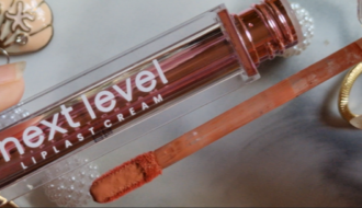 Review Lipstik Lokal Untuk Bibir Gelap! Hanasui Next Level Liplast Cream, Pigmented Parah! 💋