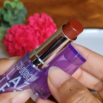 Lipstick Dazzle Me Review Color-Chrome Lip Glaze-Tinted Balm Di Bibir Gelap