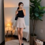 Simple, Clean, & Chic Inspirasi OOTD Minimalis dengan Pleated Skirt